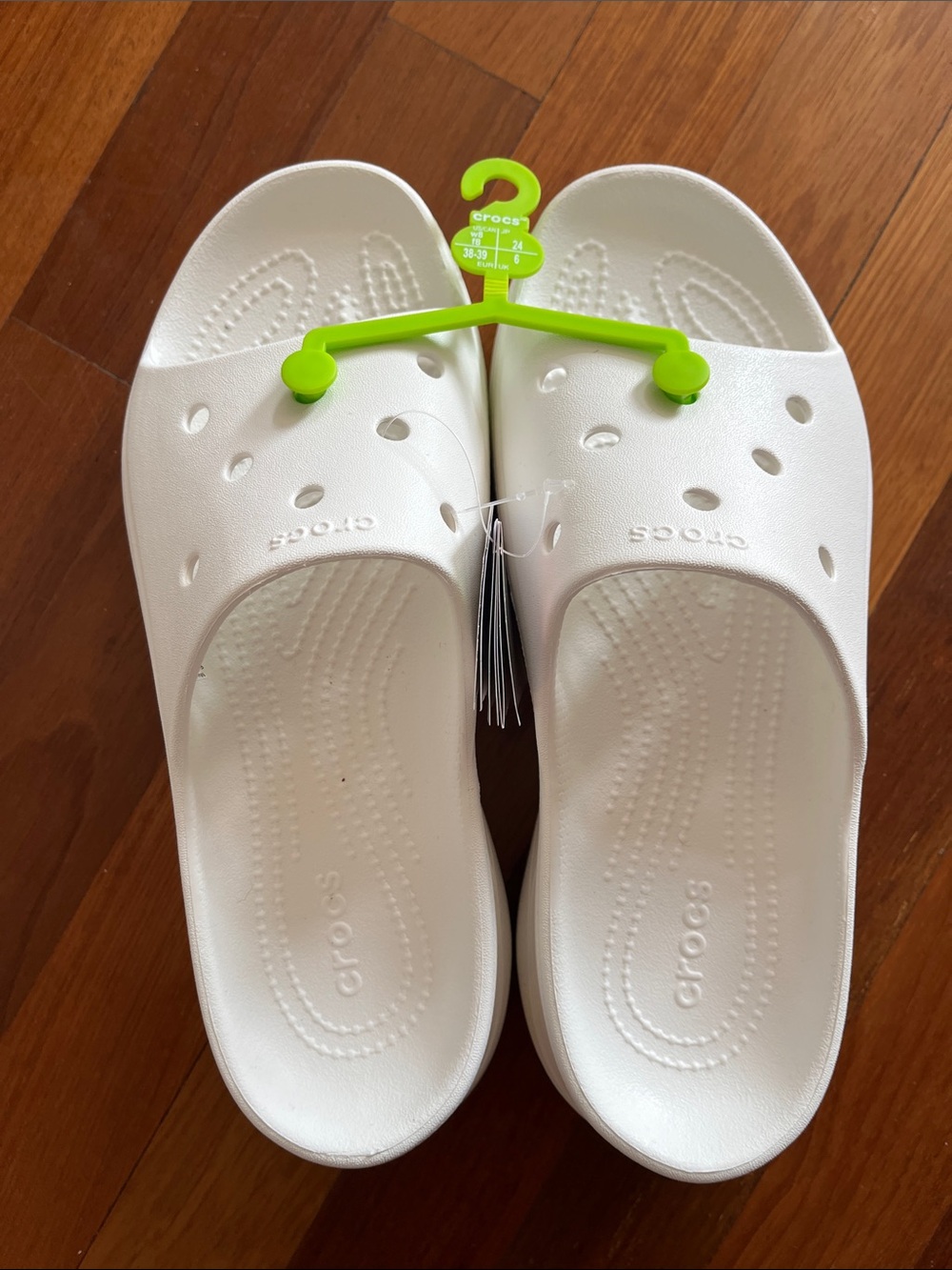 CROCS White bae Cushion Slide